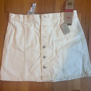 Levi's Women's White Denim Skirt size 32 inch waist